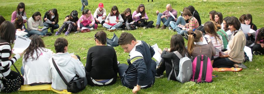 Studenti al lavoro in un progetto di Educazione Ambientale
